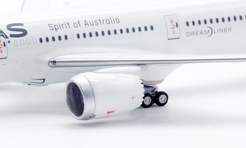 Qantas Airways Boeing 787-9 Dreamliner Highly Detailed Diecast Aircraft Model in 1/400 Scale