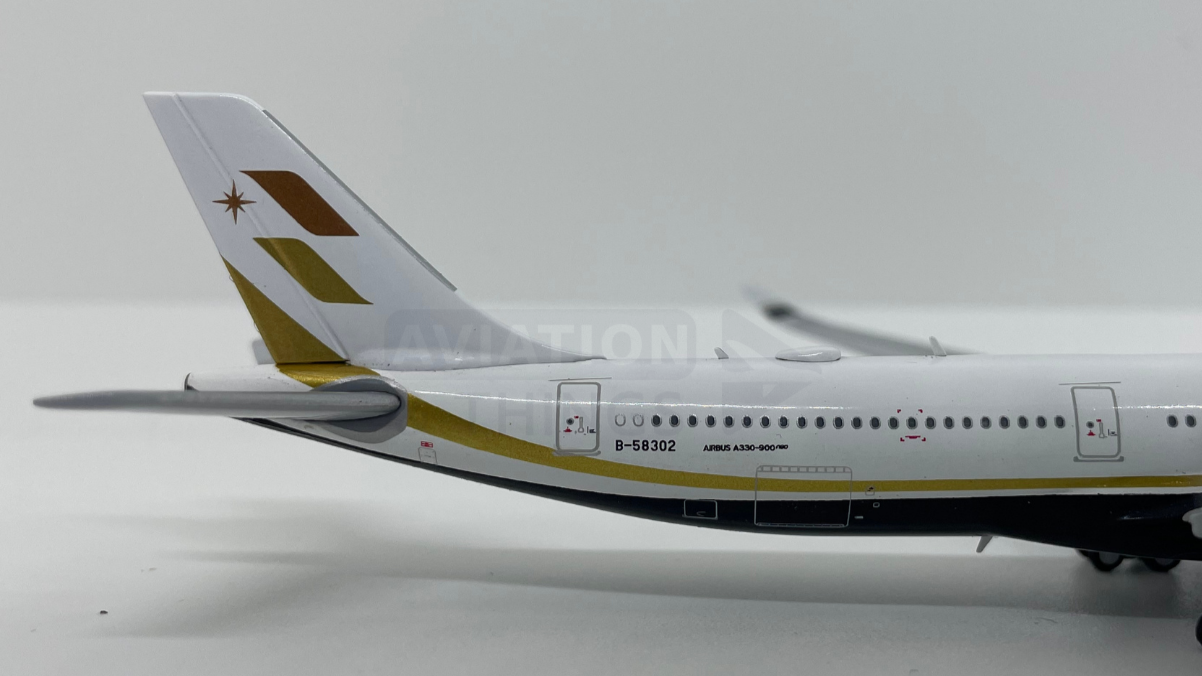 Starlux Airlines (Pink Ribbon) Airbus A330-900NEO Highly Detailed 1/400 Diecast Aircraft Model