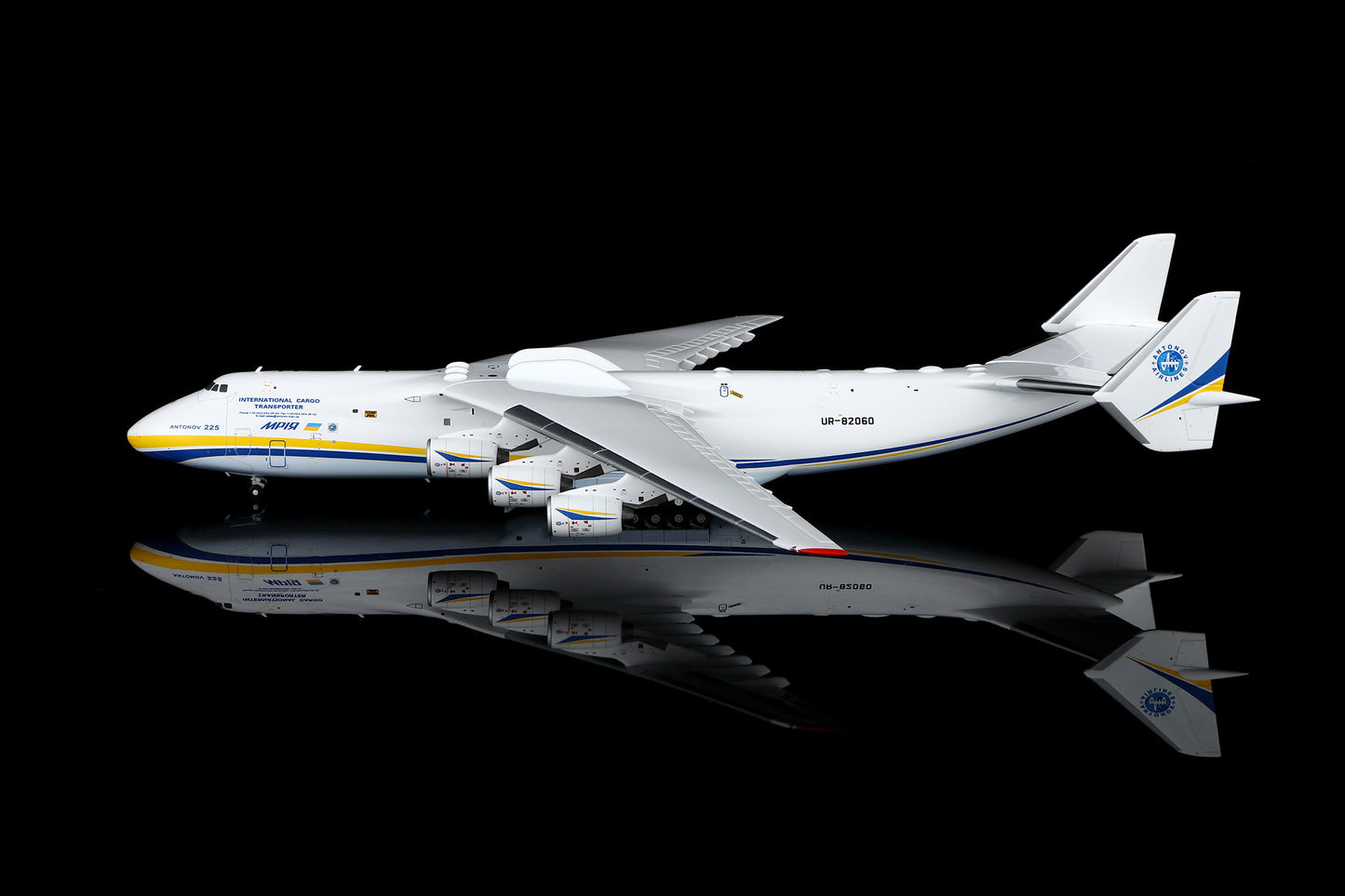 Antonov Airlines Antonov AN-225 "Mriya" Highly Detailed 1/400 Diecast Aircraft Model