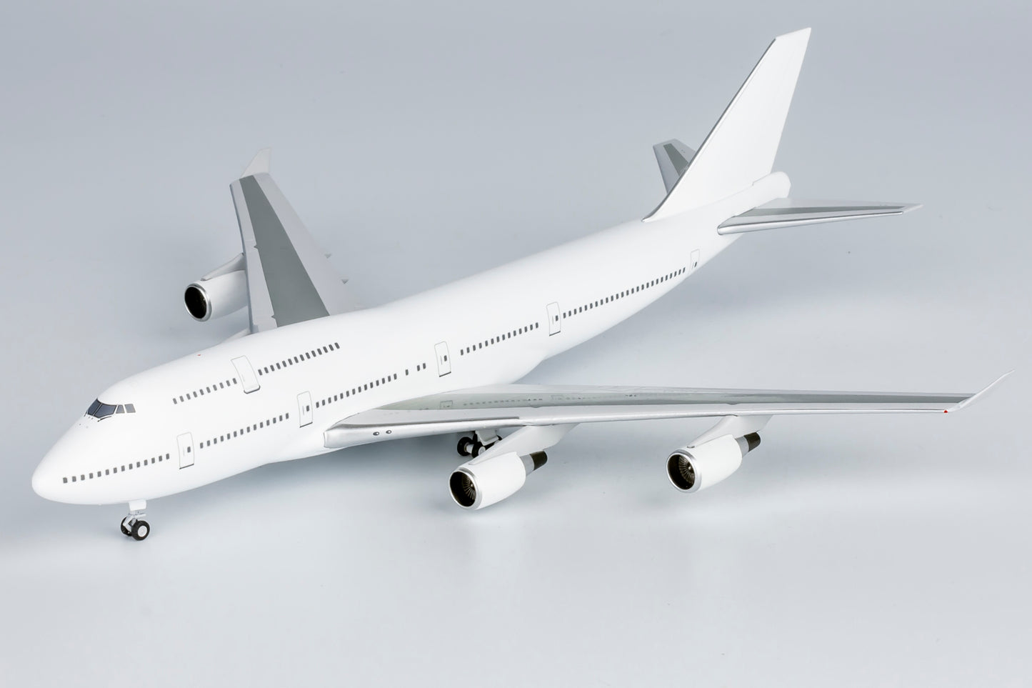 Boeing 747-400 "Blank / All White Livery" Highly Detailed 1/400 Diecast Aircraft Model