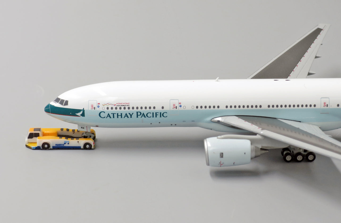 Cathay Pacific Airways Boeing 777-200 Highly Detailed Diecast Aircraft Model in 1/400 Scale