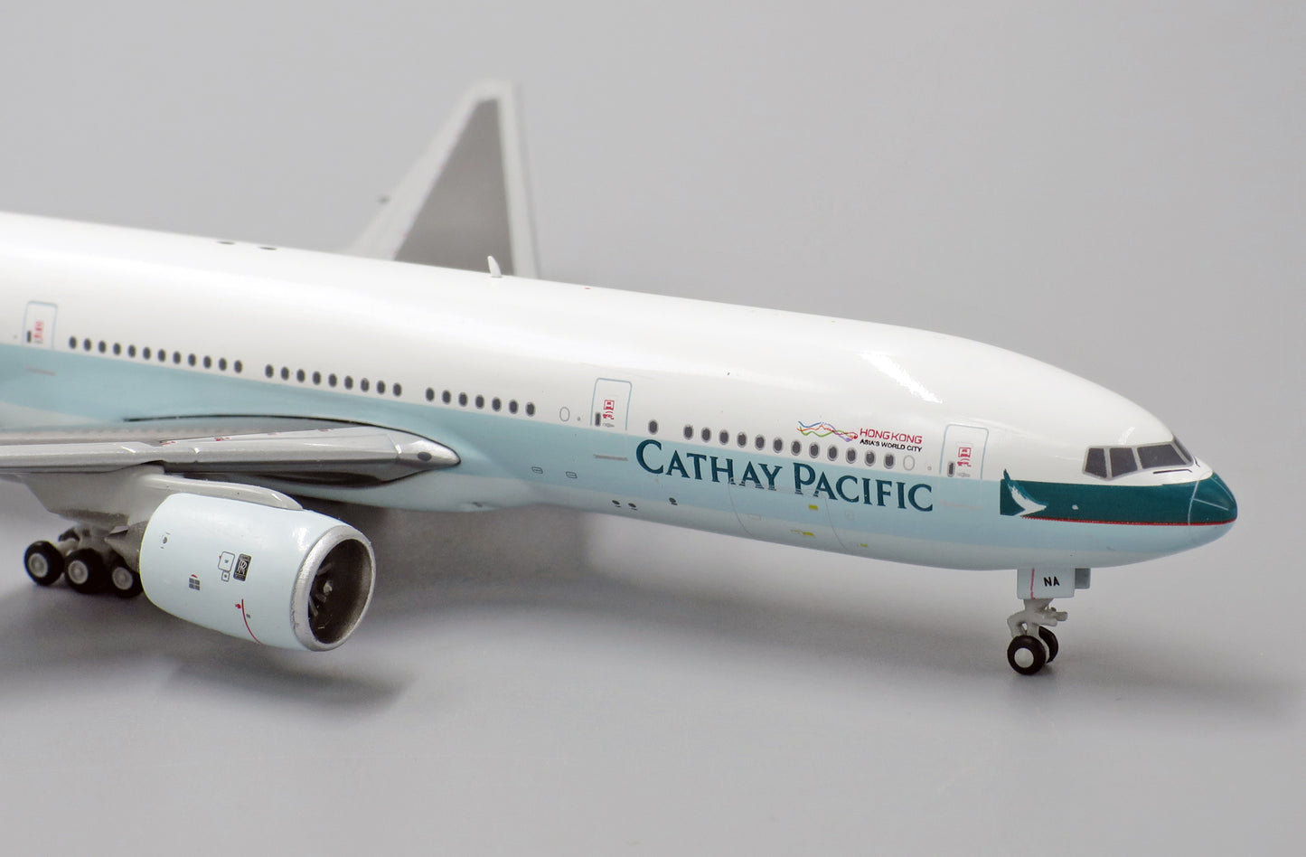 Cathay Pacific Airways Boeing 777-200 Highly Detailed Diecast Aircraft Model in 1/400 Scale