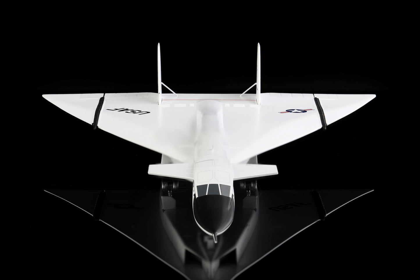 United States Air Force "USAF" North American XB-70 Valkyrie Highly Detailed 1/200 Diecast Aircraft Model