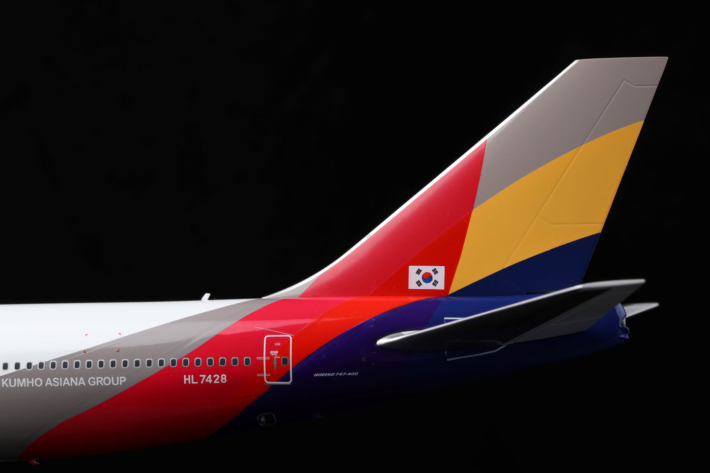 Asiana Airlines "Last Passenger 747" Boeing 747-400 Highly Detailed 1/200 Diecast Aircraft Model