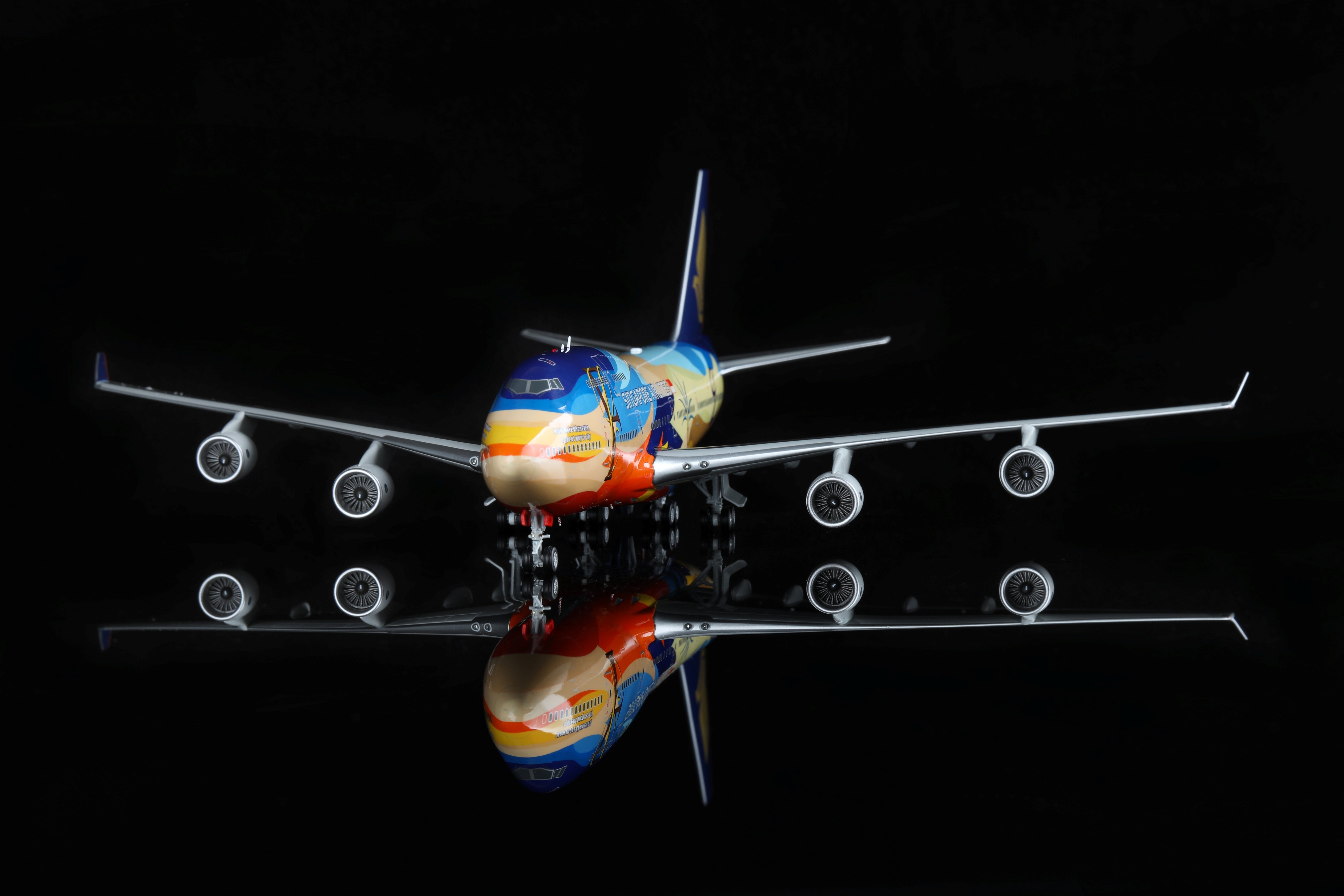Singapore Airlines Boeing 747-400 