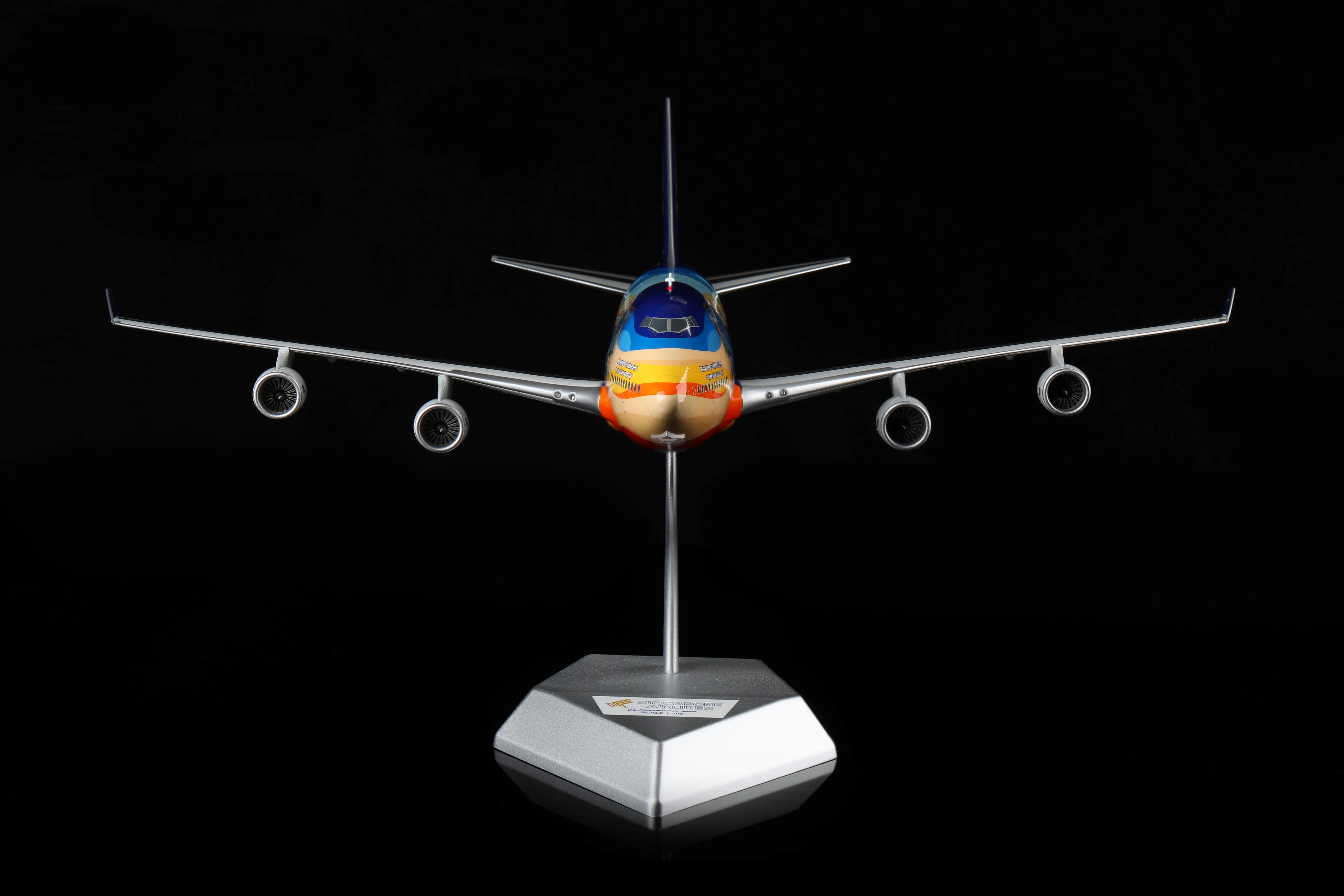 Singapore Airlines Boeing 747-400 