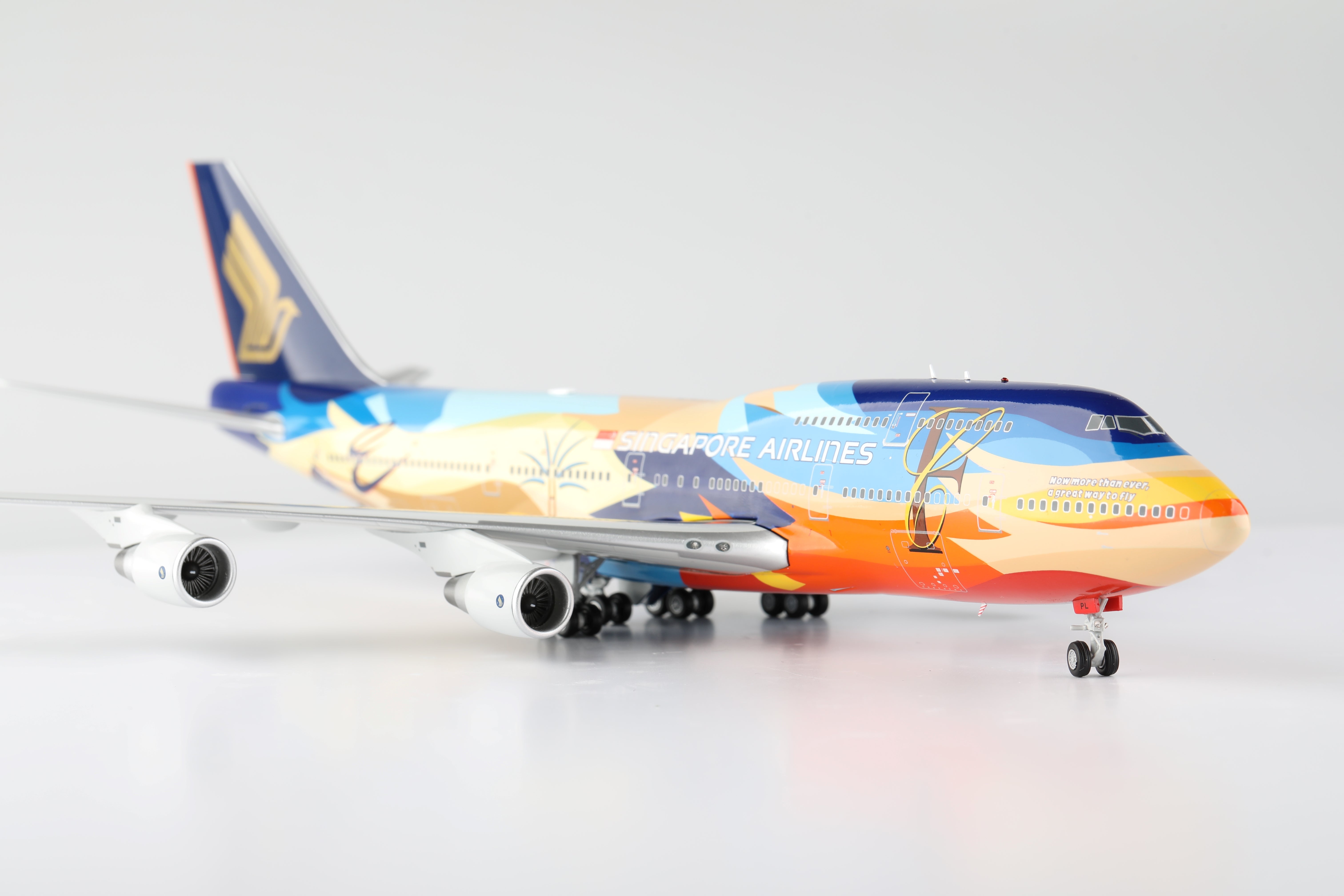 シンガポール　SINGAPORE AIRLINES MEGATOP File:Singapore Airlines - Boeing 747-400 - 9V-SPK - Tropical