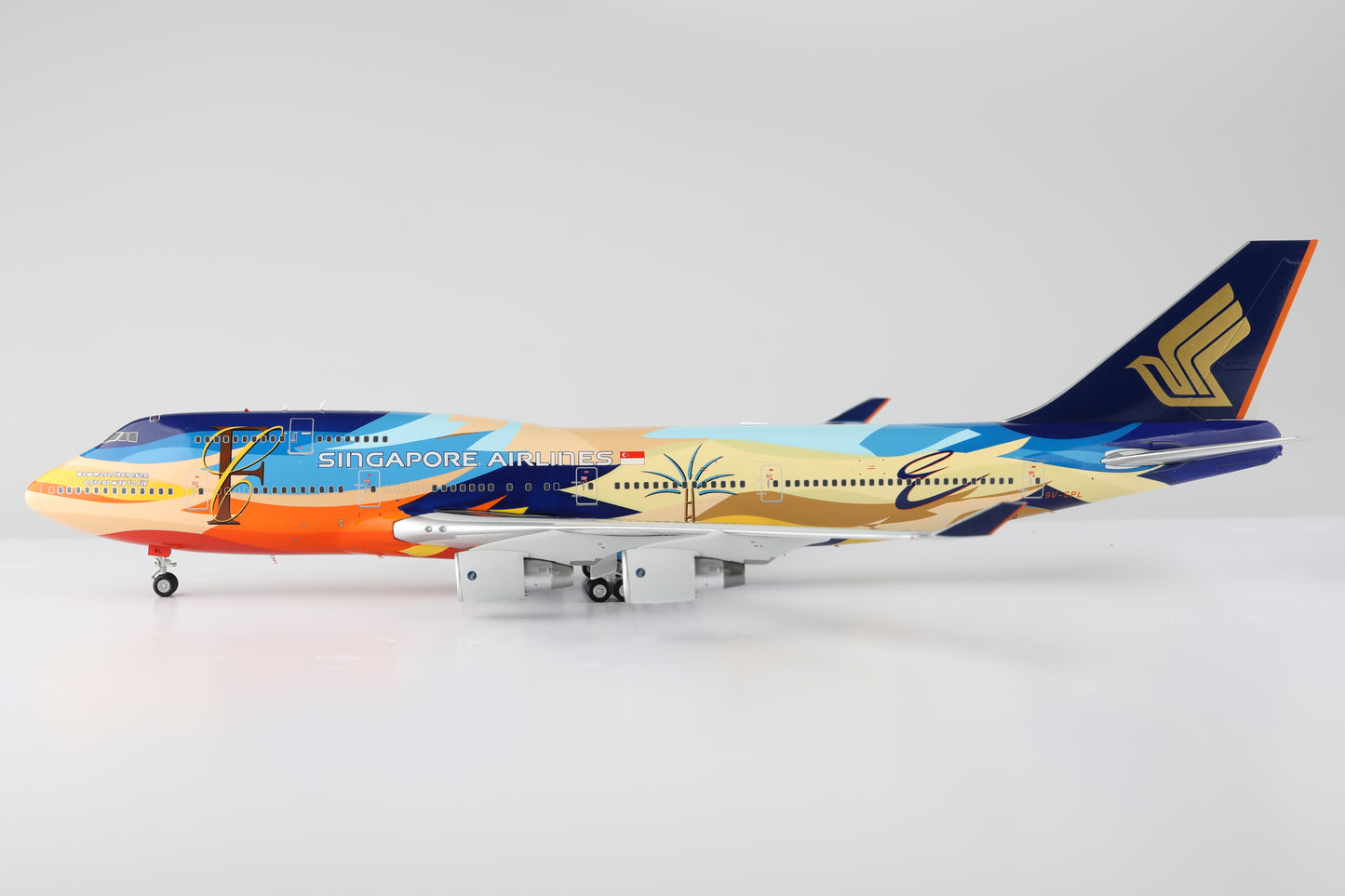 Singapore Airlines "Tropical Mega Top" Boeing 747-400 Highly Detailed 1/200 Diecast Aircraft Model