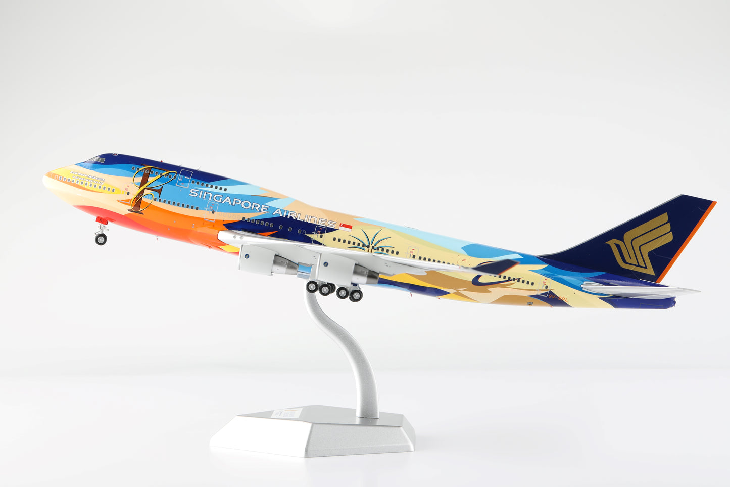 Singapore Airlines "Tropical Mega Top" Boeing 747-400 Highly Detailed 1/200 Diecast Aircraft Model