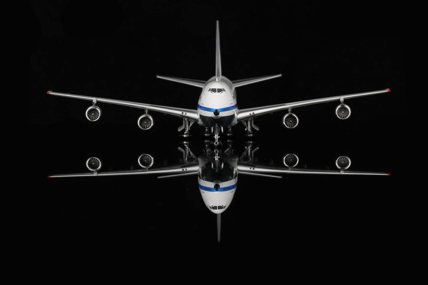 Pan American World Airways - Pan Am Boeing 747-100 "Jet Clipper America" Highly Detailed Diecast Aircraft Model in 1/400 Scale