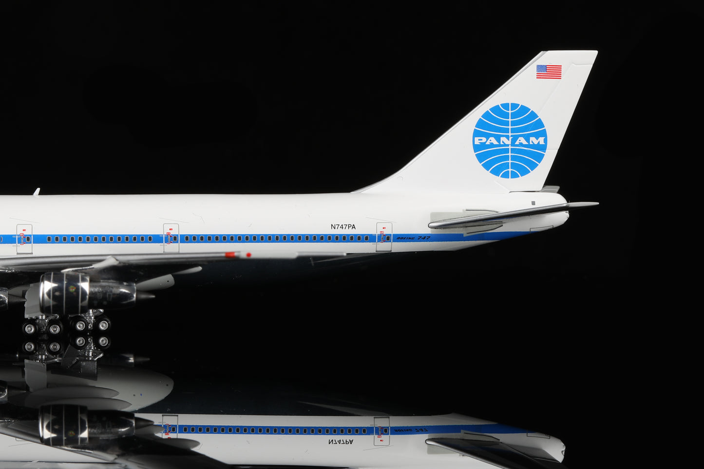 Pan American World Airways - Pan Am Boeing 747-100 "Jet Clipper America" Highly Detailed Diecast Aircraft Model in 1/400 Scale