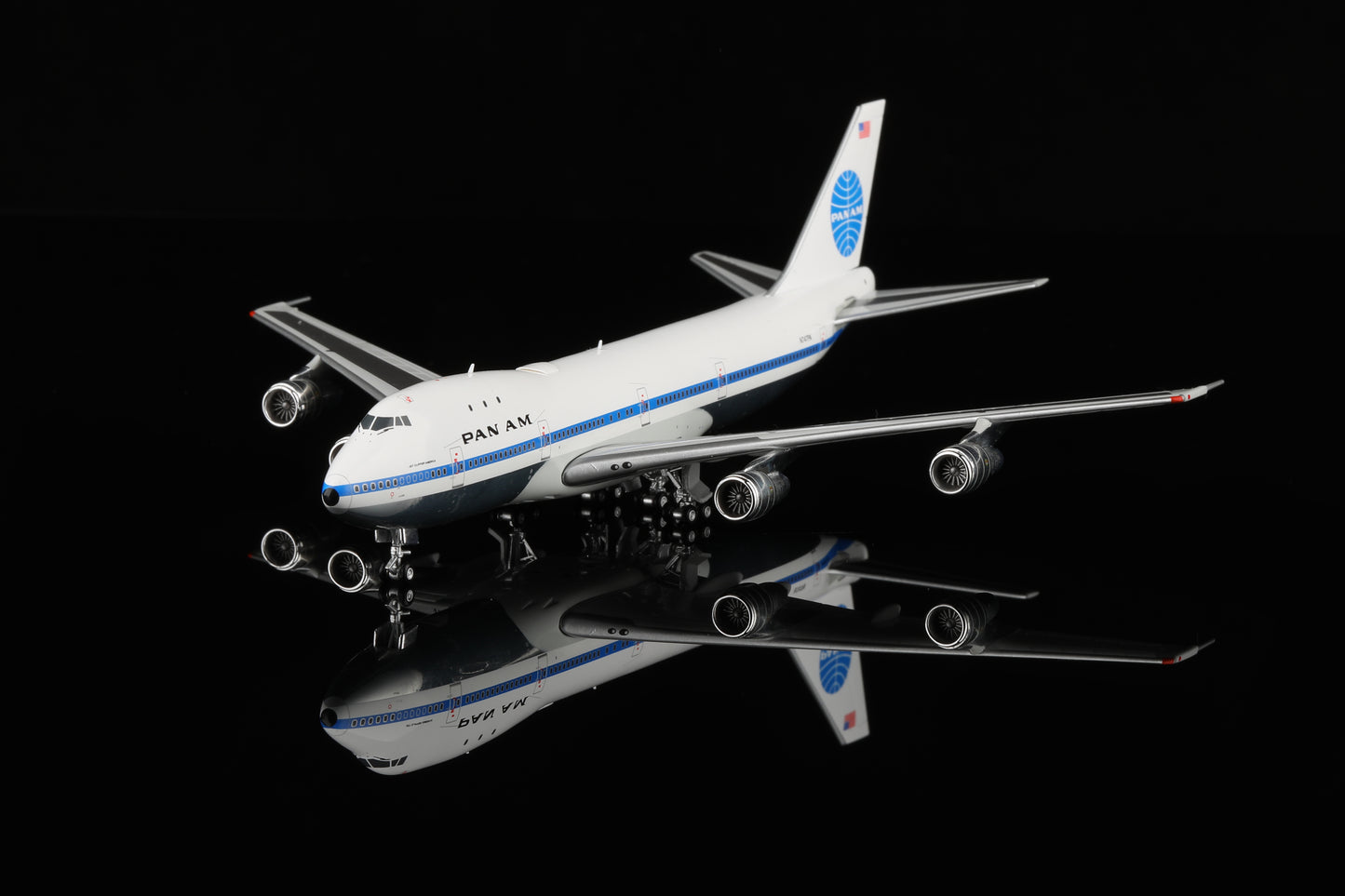 Pan American World Airways - Pan Am Boeing 747-100 "Jet Clipper America" Highly Detailed Diecast Aircraft Model in 1/400 Scale