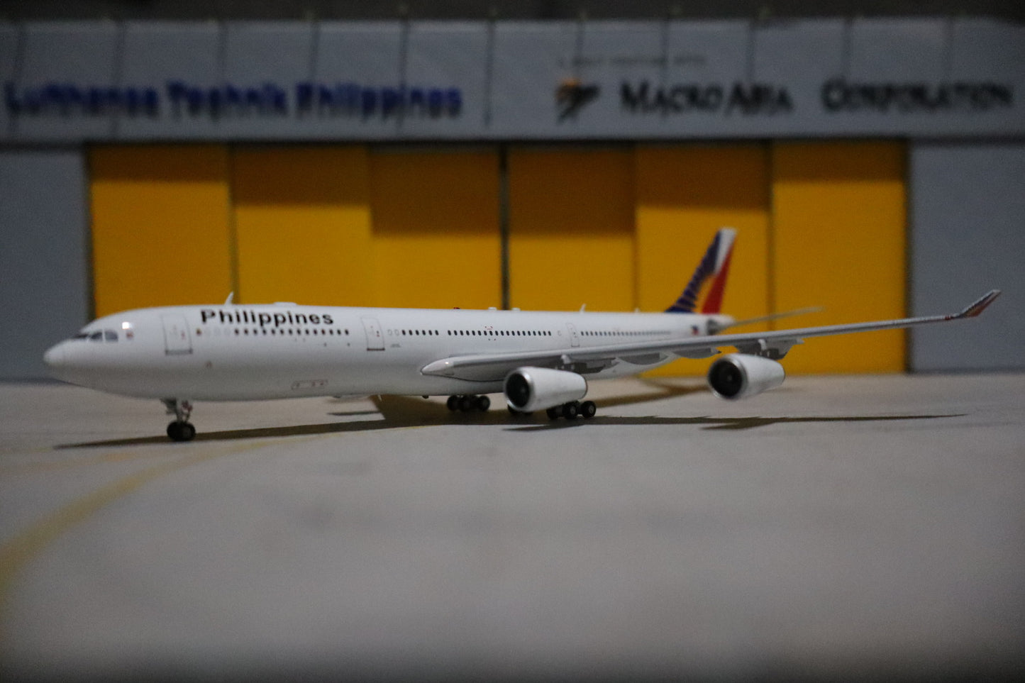 [Philippines Exclusive] Philippine Airlines Airbus A340-343X "Shepherd One" Diecast Aircraft Model in 1/400 Scale