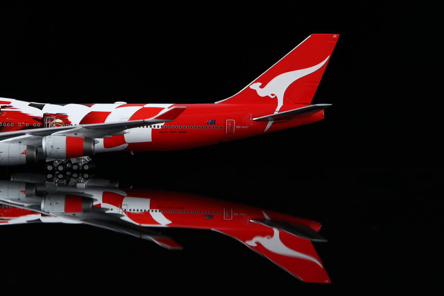 Qantas Airways Boeing 747-400 "F1 2000 Australian Grand Prix" Highly Detailed 1/400 Diecast Aircraft Model