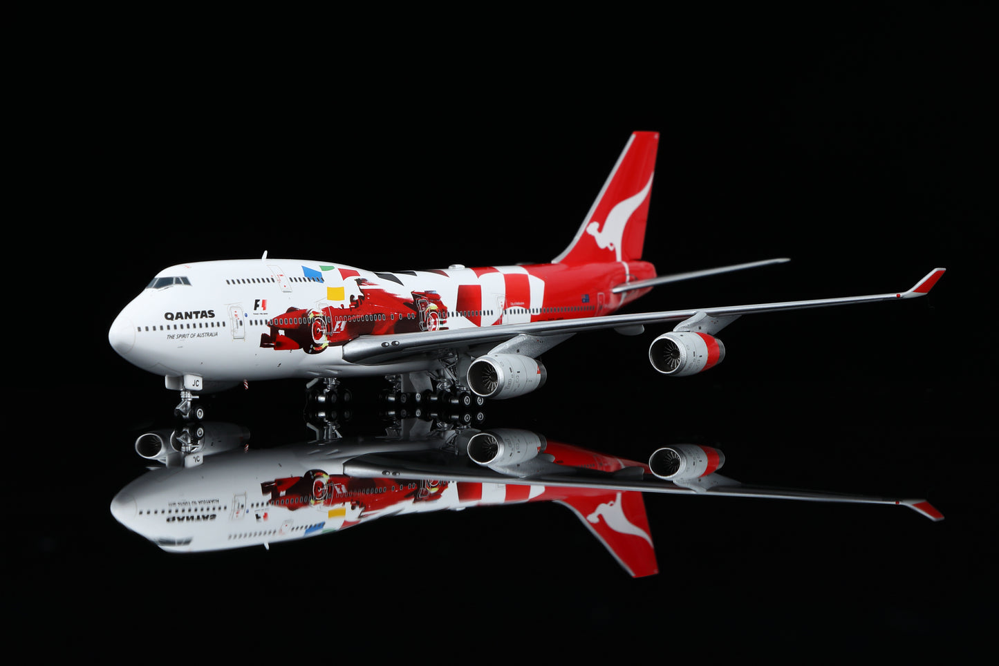 Qantas Airways Boeing 747-400 "F1 2000 Australian Grand Prix" Highly Detailed 1/400 Diecast Aircraft Model