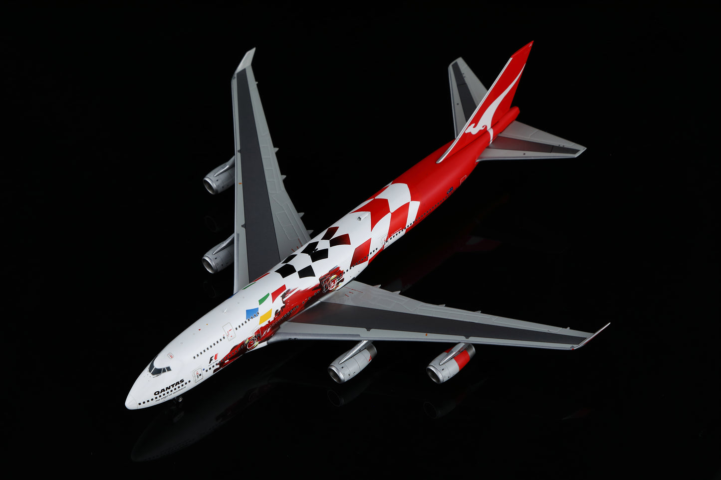 Qantas Airways Boeing 747-400 "F1 2000 Australian Grand Prix" Highly Detailed 1/400 Diecast Aircraft Model