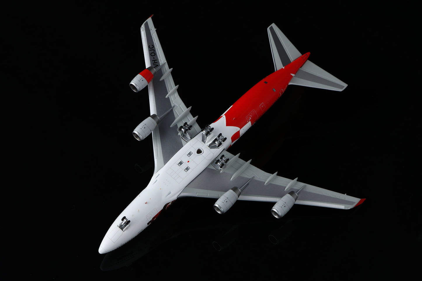 Qantas Airways Boeing 747-400 "F1 2000 Australian Grand Prix" Highly Detailed 1/400 Diecast Aircraft Model