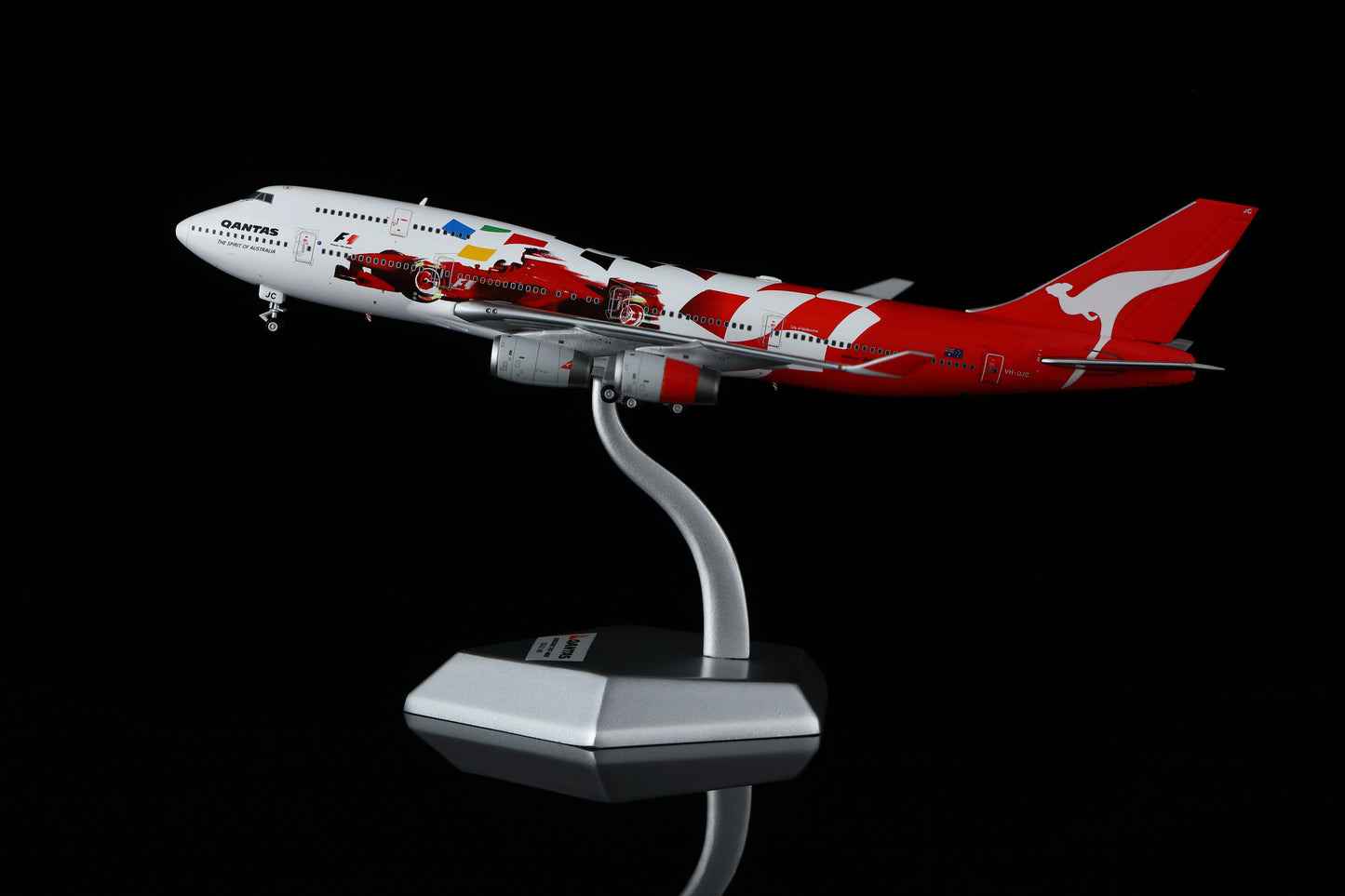 Qantas Airways Boeing 747-400 "F1 2000 Australian Grand Prix" Highly Detailed 1/400 Diecast Aircraft Model