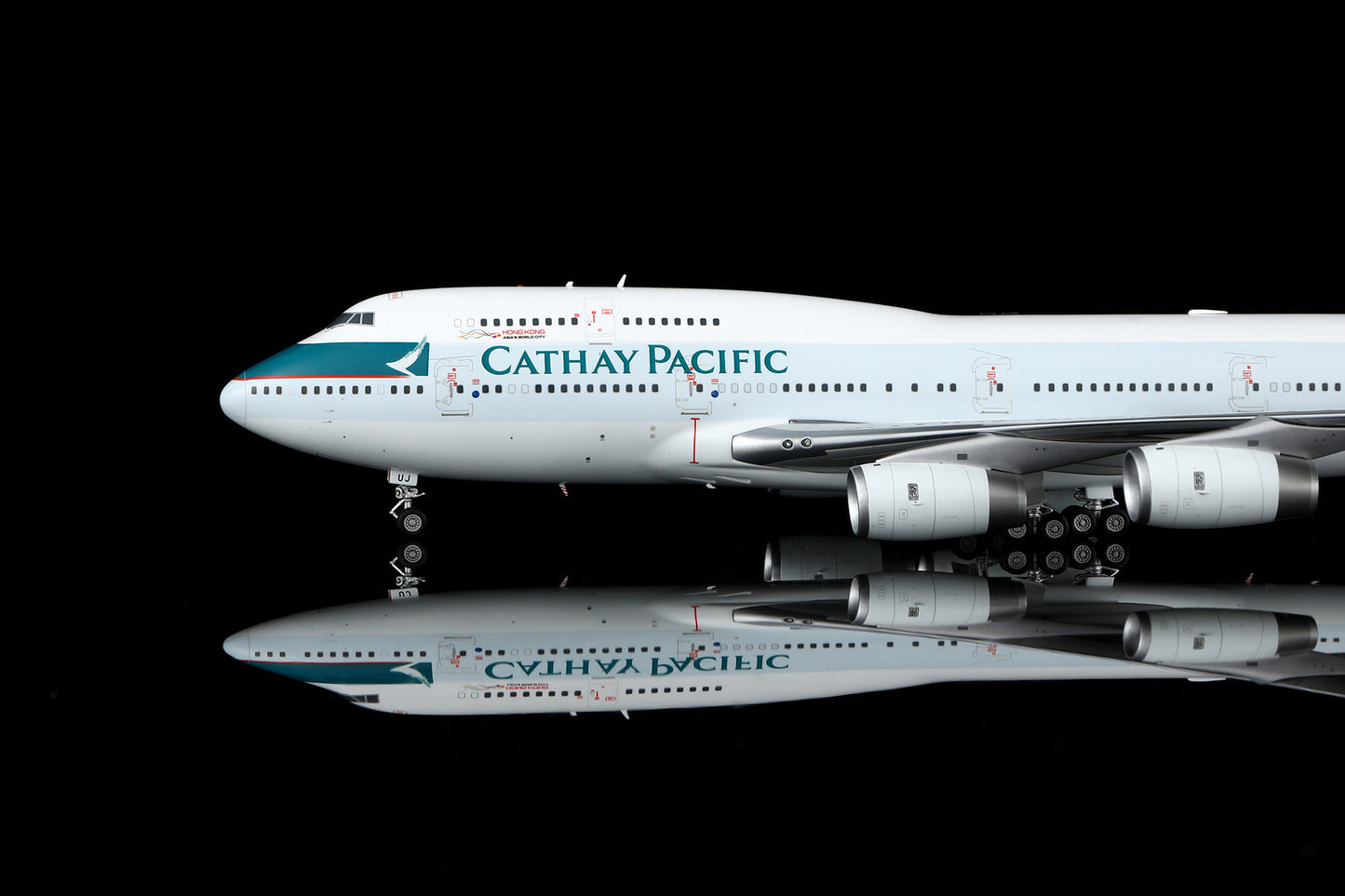Cathay Pacific Airways Boeing 747-400 Highly Detailed 1/200 Diecast Aircraft Model