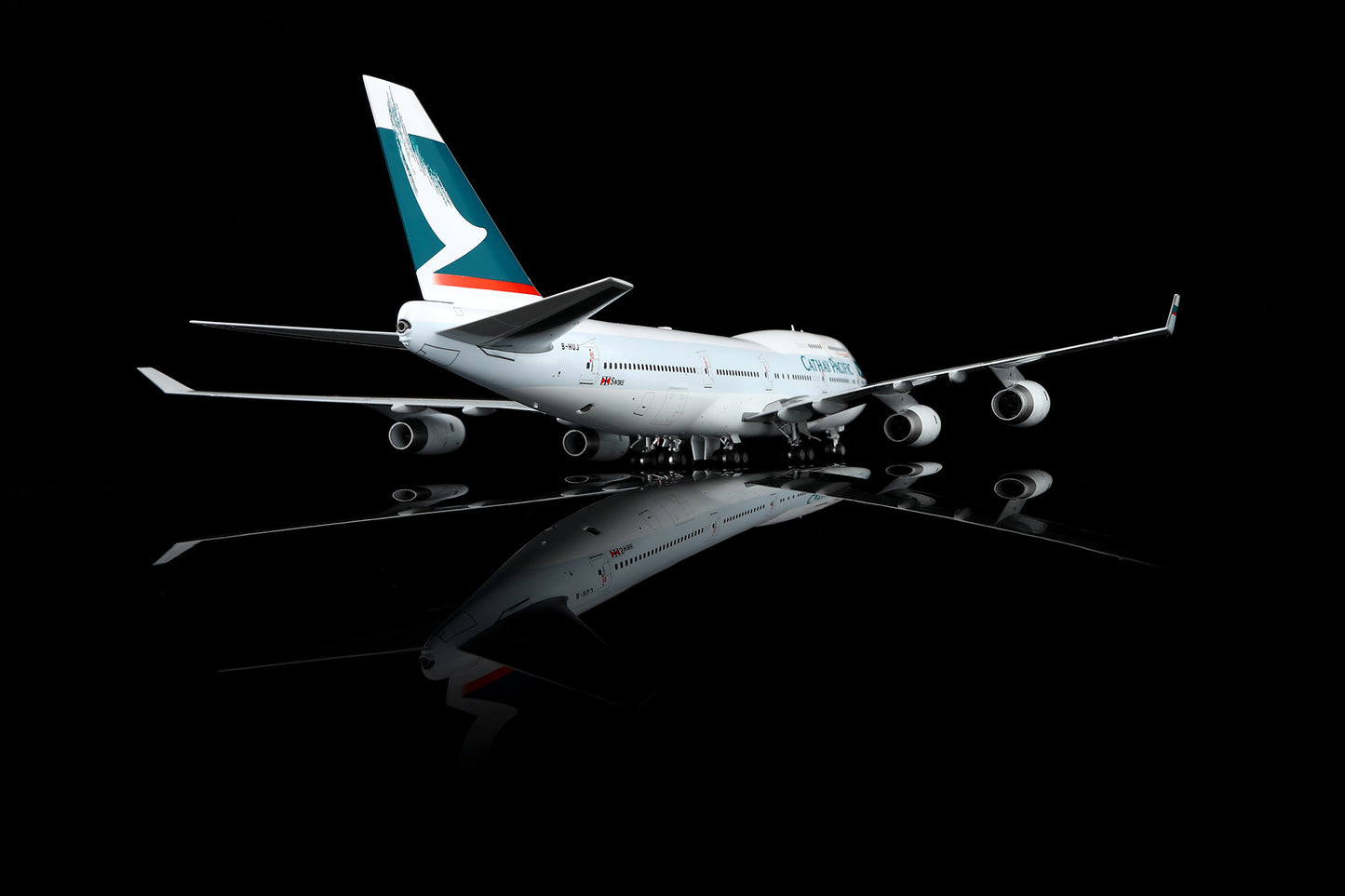 Cathay Pacific Airways Boeing 747-400 Highly Detailed 1/200 Diecast Aircraft Model