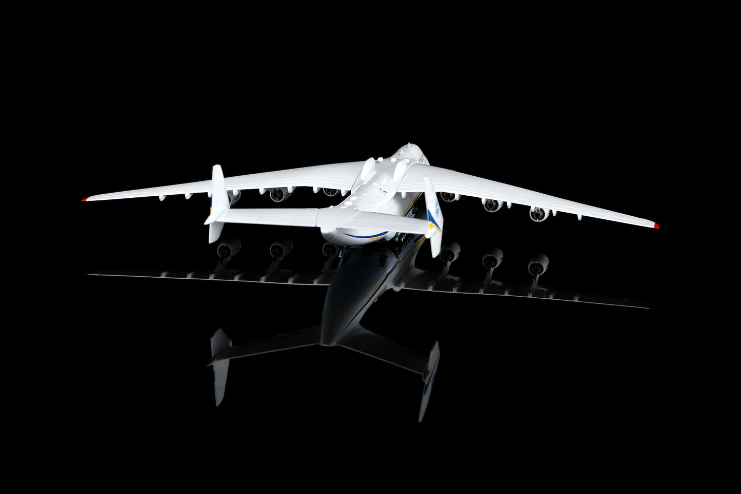 Antonov Airlines Antonov AN-225 "Mriya" Highly Detailed 1/400 Diecast Aircraft Model