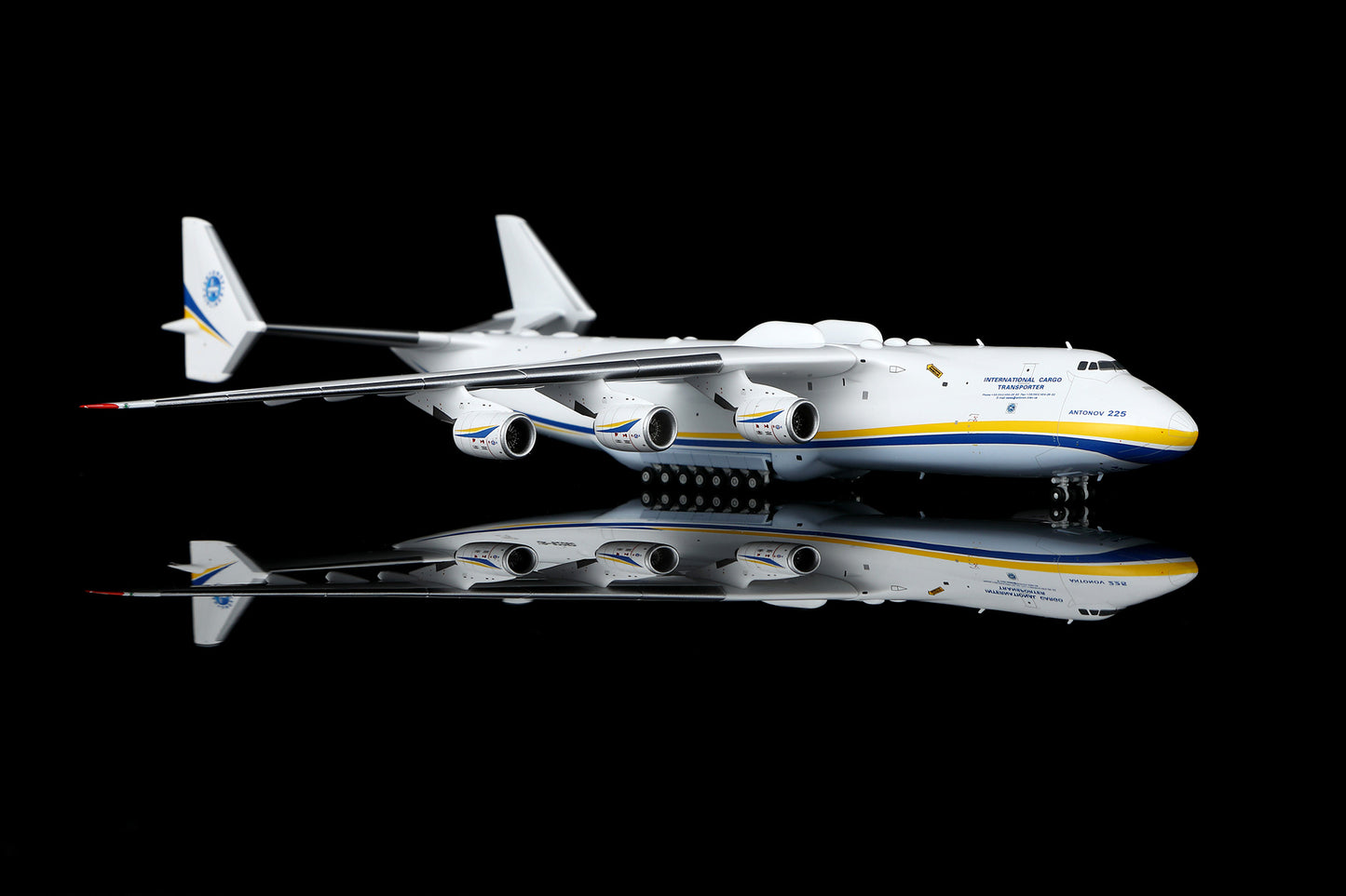 Antonov Airlines Antonov AN-225 "Mriya" Highly Detailed 1/400 Diecast Aircraft Model