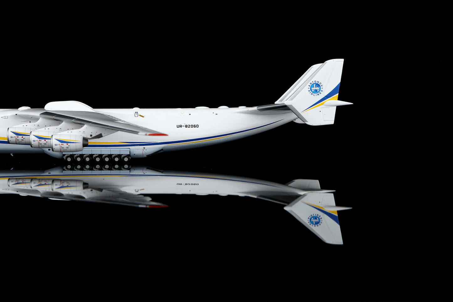 Antonov Airlines Antonov AN-225 "Mriya" Highly Detailed 1/400 Diecast Aircraft Model