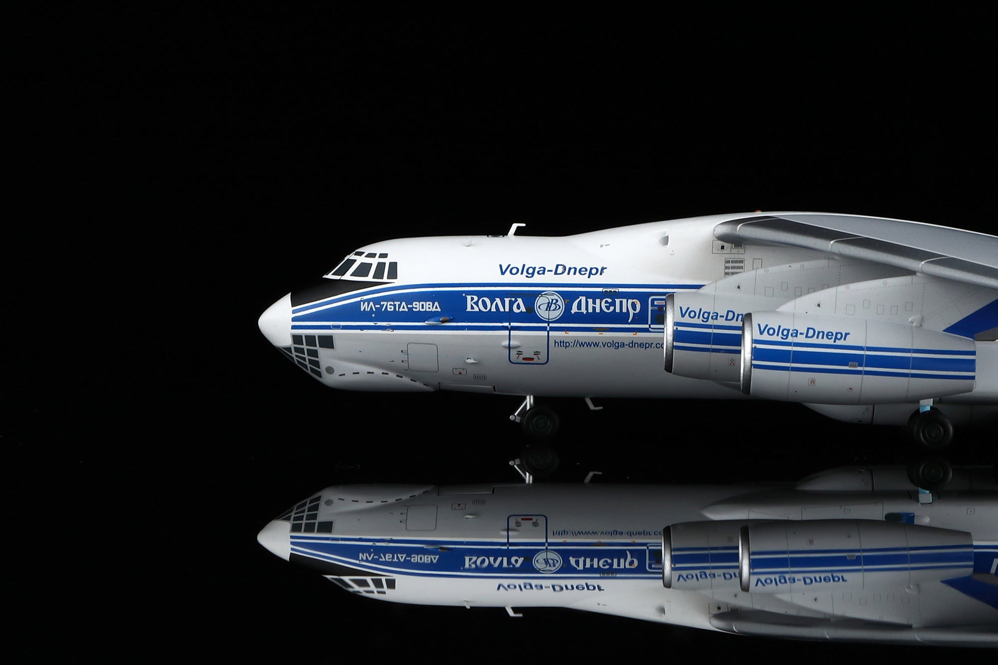 Volga Dnepr 航空機 模型 ヴォルガ ドニエプル 飛行機 1/144 Volga-Dnepr Airlines Ilyushin Il-76 