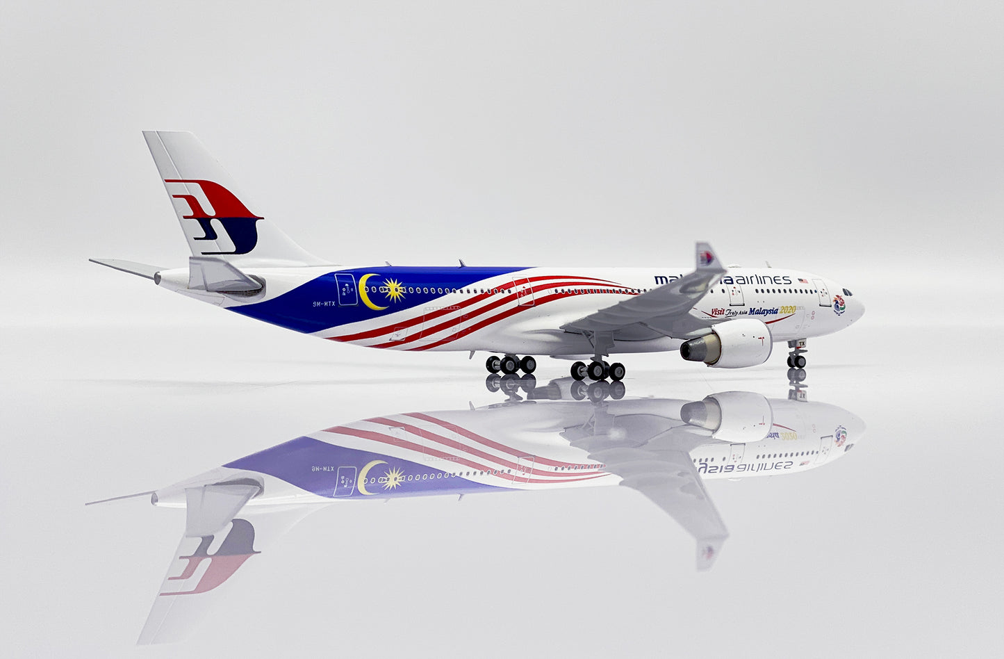 Malaysian Airlines "Negaraku" Airbus A330-200 Highly Detailed 1/400 Diecast Aircraft Model