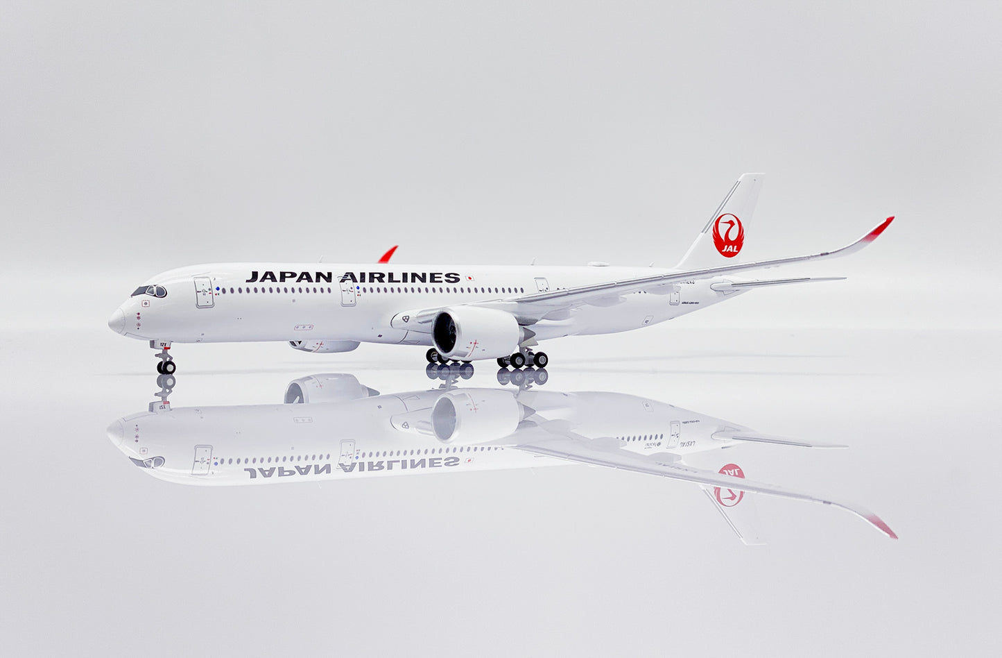 Japan Airlines Airbus A350-900XWB Highly Detailed 1/400 Diecast Aircraft Model