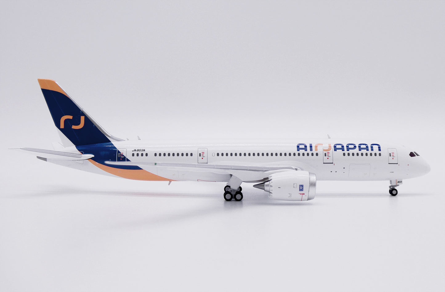 AirJapan Boeing 787-8 Dreamliner Highly Detailed Diecast Aircraft Model in 1/400 Scale