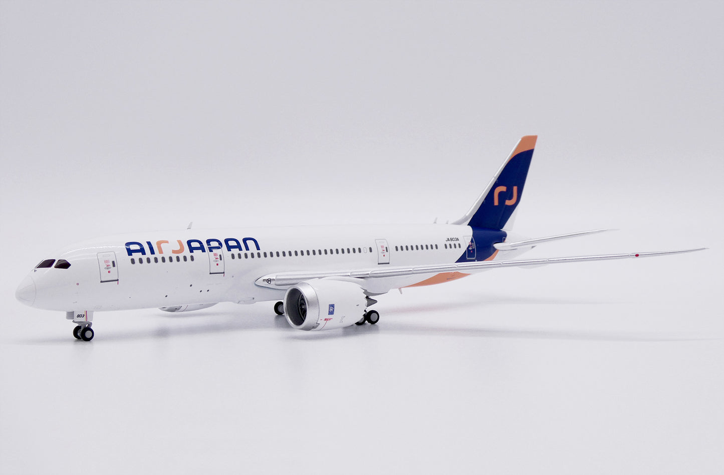 AirJapan Boeing 787-8 Dreamliner Highly Detailed Diecast Aircraft Model in 1/400 Scale