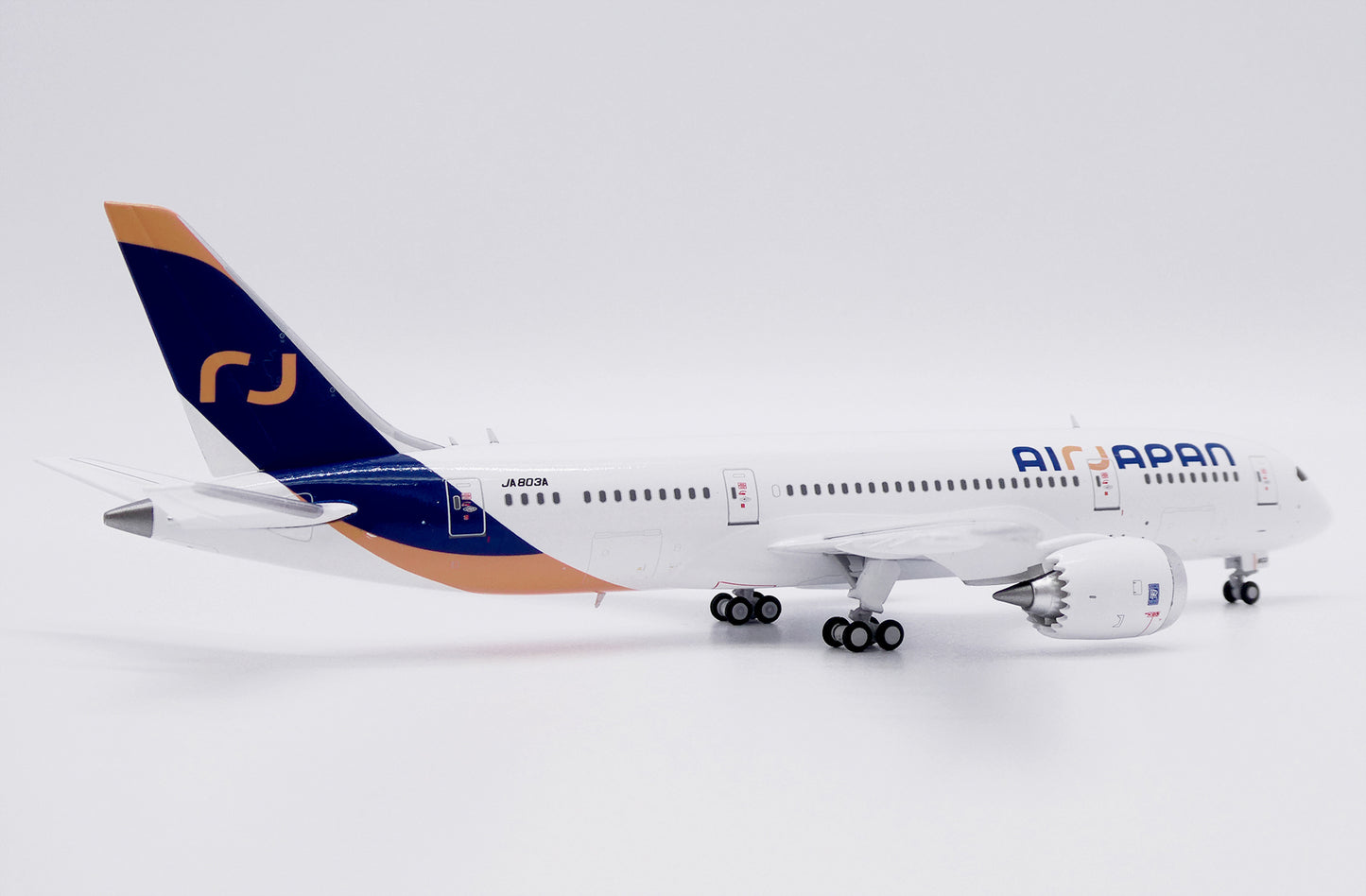 AirJapan Boeing 787-8 Dreamliner Highly Detailed Diecast Aircraft Model in 1/400 Scale