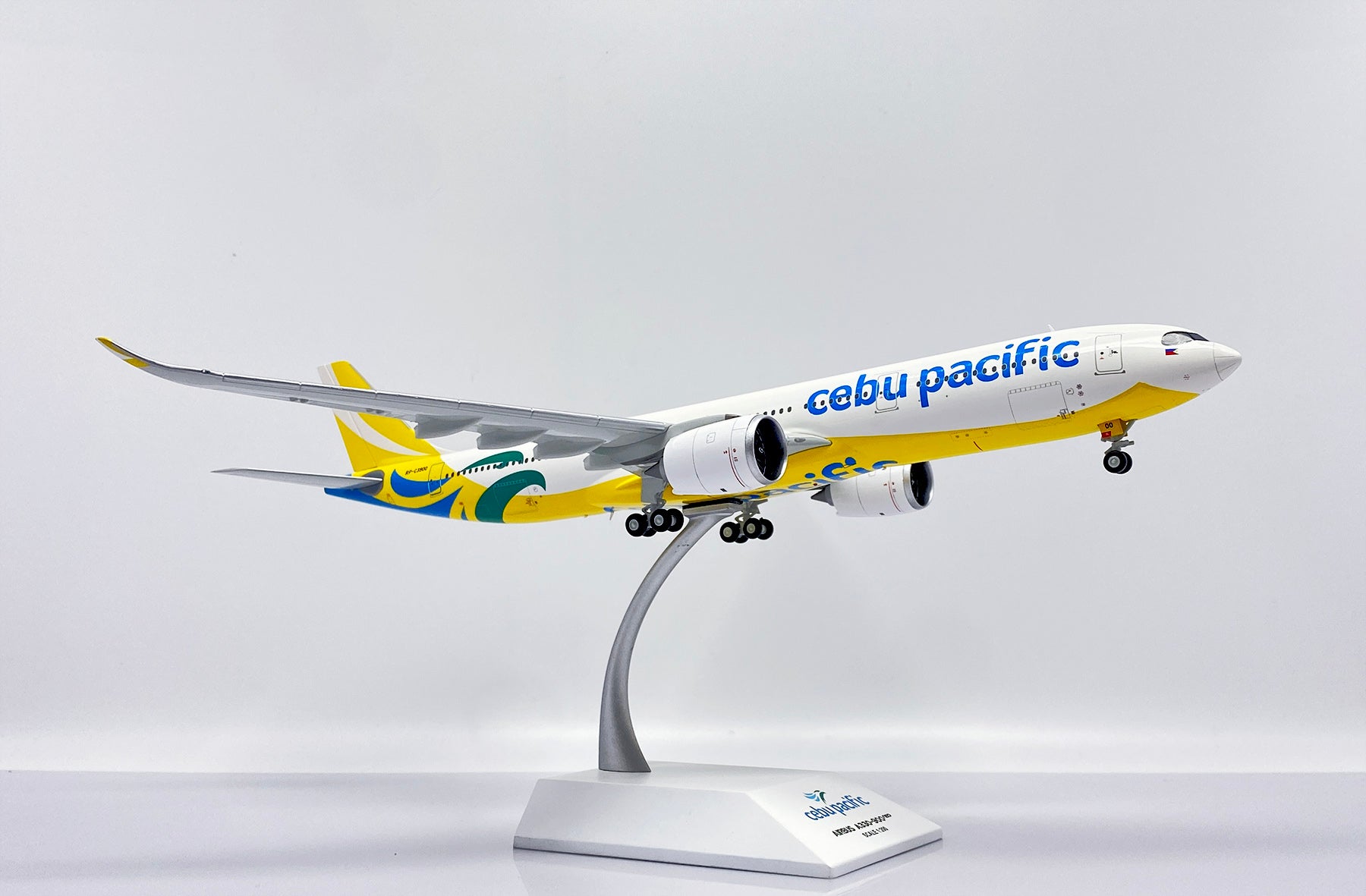 PRE-ORDER] Cebu Pacific Airbus A330-900NEO Highly Detailed Diecast