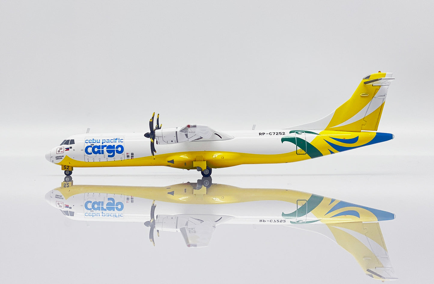 Cebu Pacific Cargo - CebGo ATR 72-500F Highly Detailed Diecast Aircraft Model in 1/200 Scale