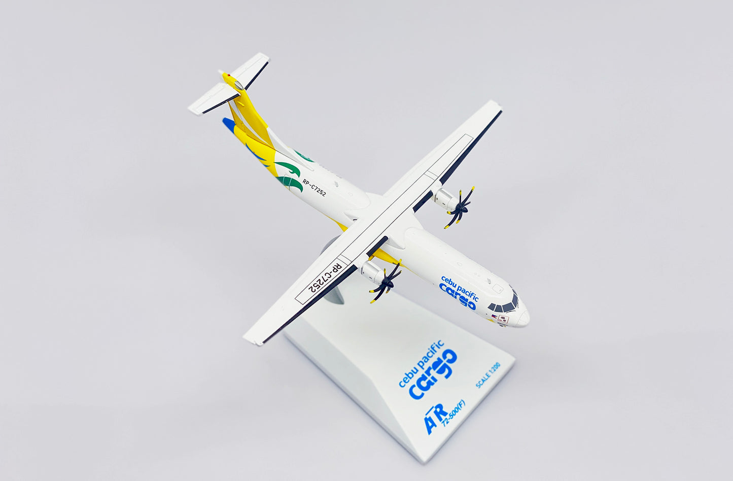 Cebu Pacific Cargo - CebGo ATR 72-500F Highly Detailed Diecast Aircraft Model in 1/200 Scale