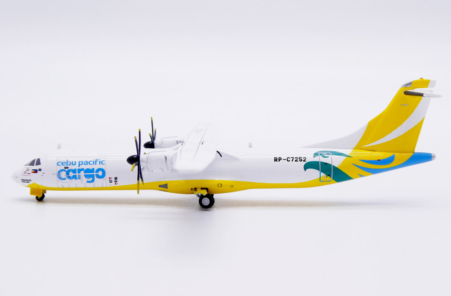 Cebu Pacific Cargo - CebGo ATR 72-500F Highly Detailed Diecast Aircraft Model in 1/400 Scale