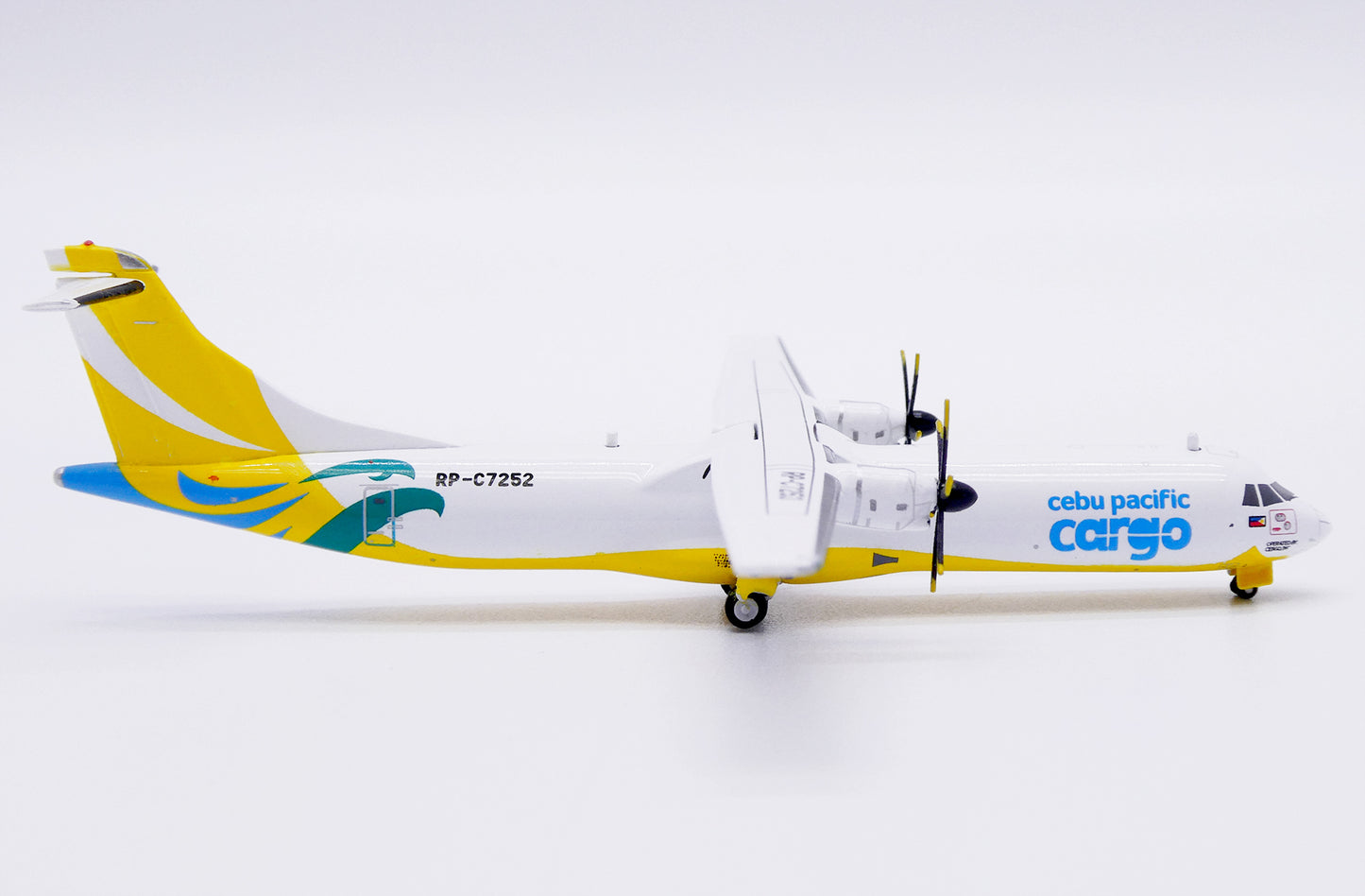 Cebu Pacific Cargo - CebGo ATR 72-500F Highly Detailed Diecast Aircraft Model in 1/400 Scale