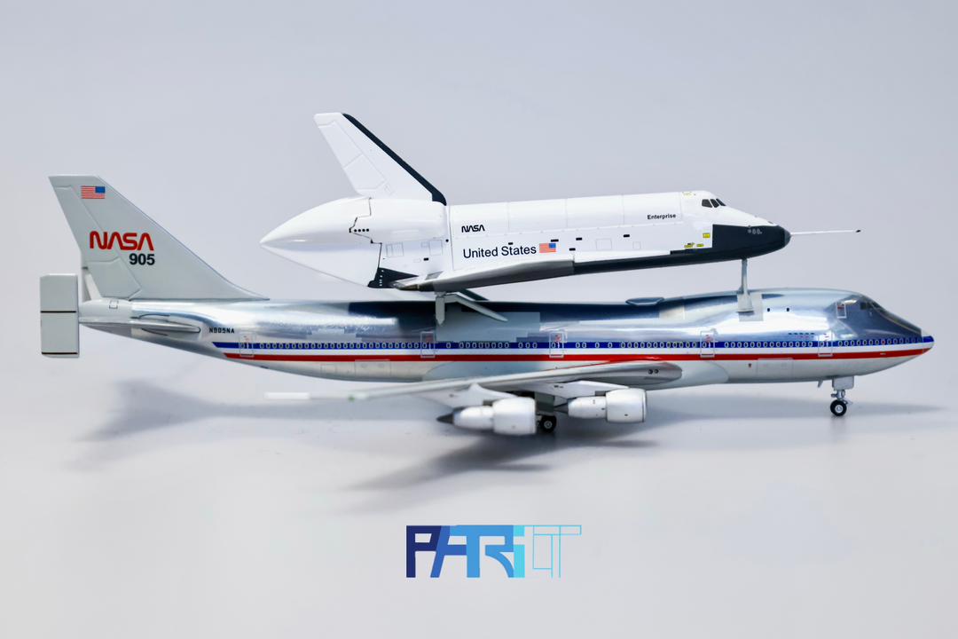 [PRE-ORDER] NASA Boeing 747-123 (SCA) "Polished American Livery" - N905NA and Rockwell Space Shuttle Orbiter "Enterprise" - OV-101 Highly Detailed 1/400 Diecast Aircraft Model