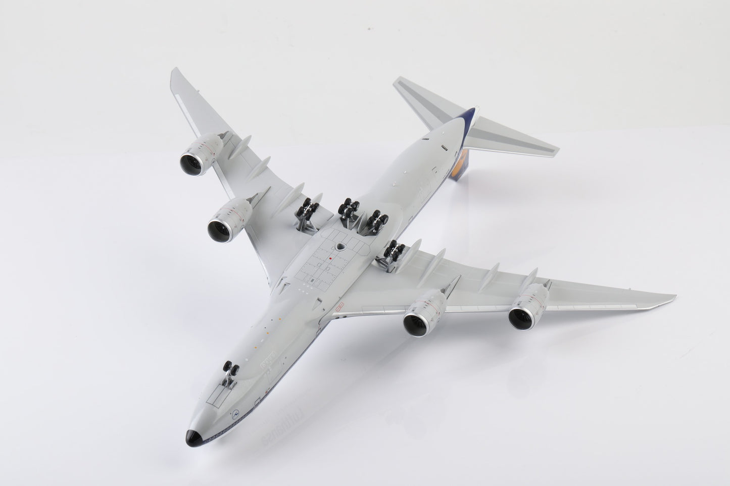 Lufthansa "Retro" Boeing 747-8 Intercontinental Highly Detailed 1/200 Diecast Aircraft Model